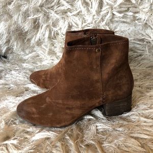 Trask - *NEW* brown suede booties